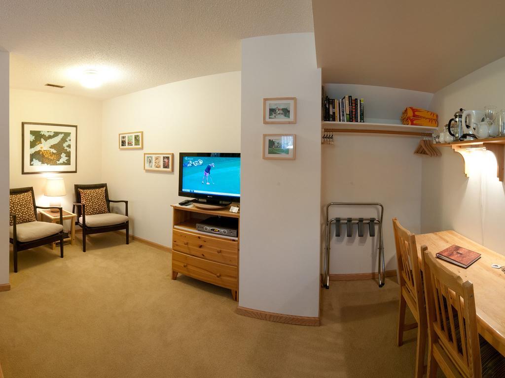 711 Miette Ave Bed and Breakfast Τζάσπερ Δωμάτιο φωτογραφία